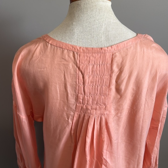 GoSilk - Long Sleeve Silk Blouse With Snap Closure - Peach - Size Medium - Picture 6 of 10